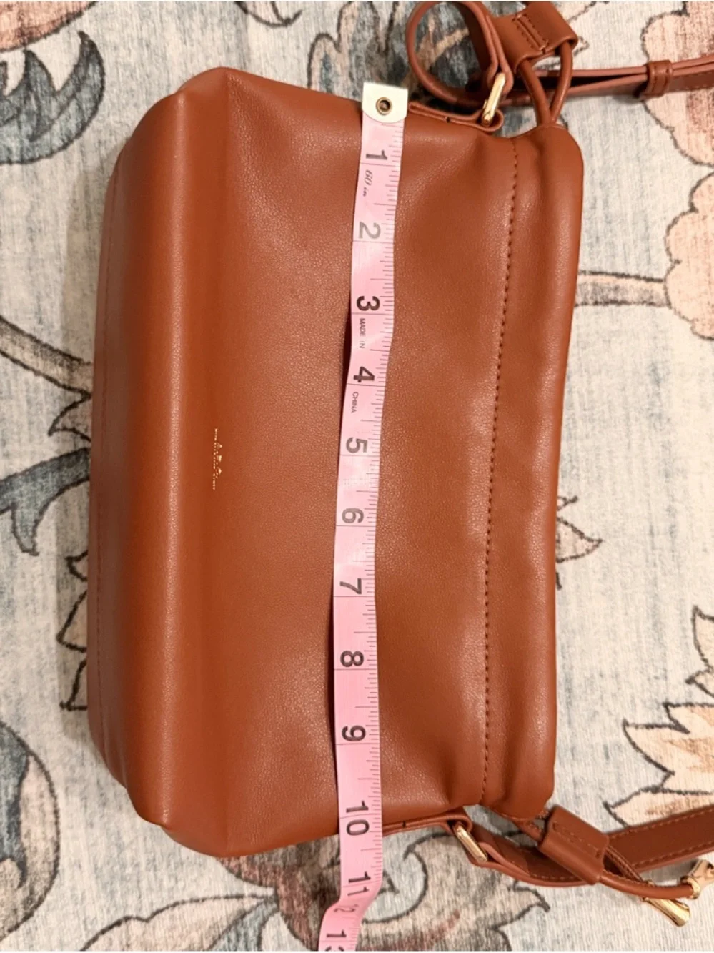 NEW A.P.C. Drawstring Magnet Closure Chestnut Leather Crossbody (smoke/pet free) - Picture 5 of 9